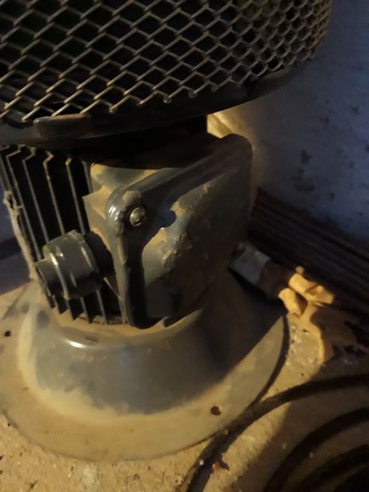 Продам электро двигатель