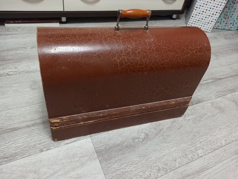 Швейная машина...