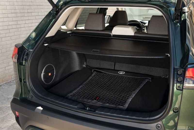 Щора за багажник Toyota Corolla Cross XG10 2020+