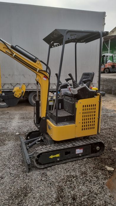 Mini ekskavator. Экскаватор мини