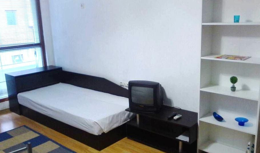 Дава се под наем Едностаен апартамент в Бургас, Лазур - 30 кв.м за 255 € - Снимка #1