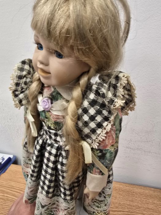 Domenișoara "Eliza" - Farmecul Tineresc