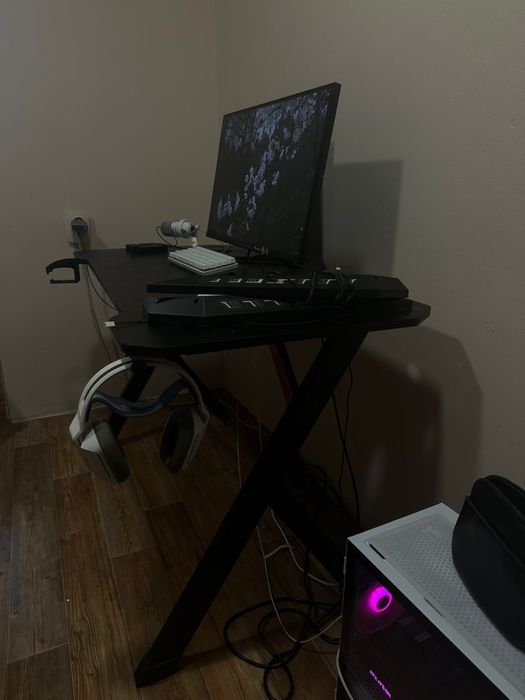 Игровой компьютерный стол