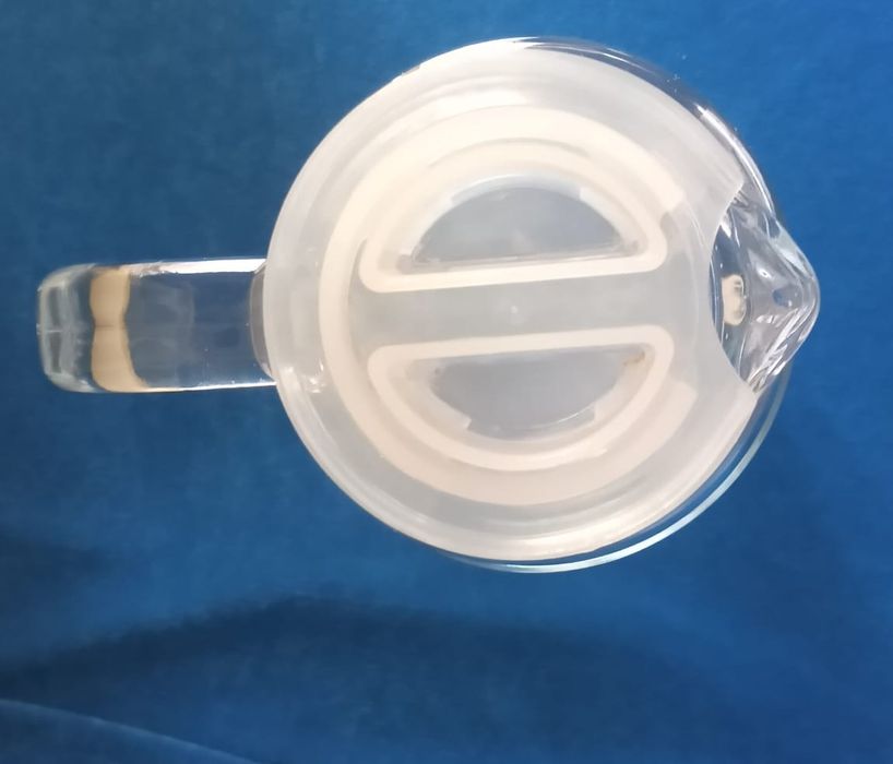 Стеклянный кувшин /графин б/у