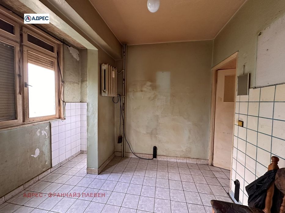 Продава се Двустаен апартамент в Плевен, Сторгозия - 57 кв.м за 1229 €/кв.м - Снимка #4