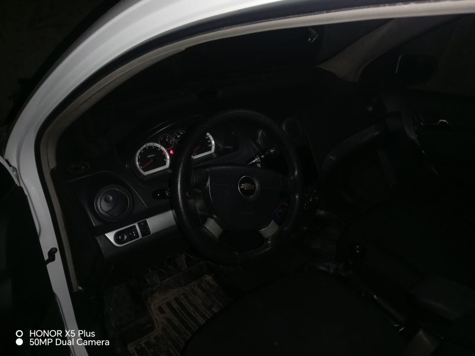 Nexia 3 xamma joyi toza srochna sotiladi