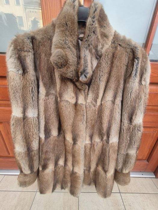 Vand haina de blana naturala