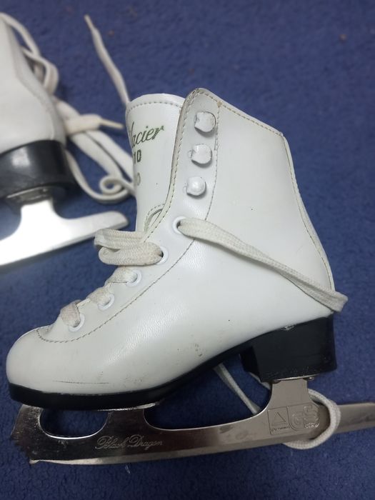 Продам коньки кожаные , для детей