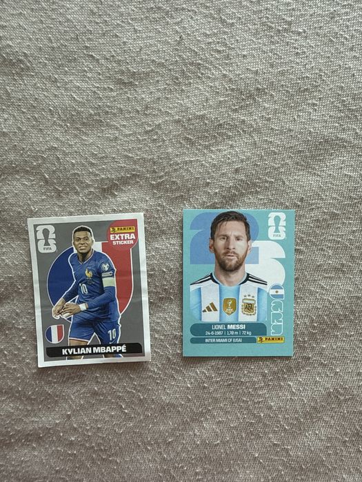 Vand sticker Messi si extra sticker silver Mbappe