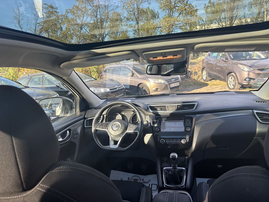 Nissan Qashqai 2018 / Facelift / Panoramic / Camere 360 / Garantie