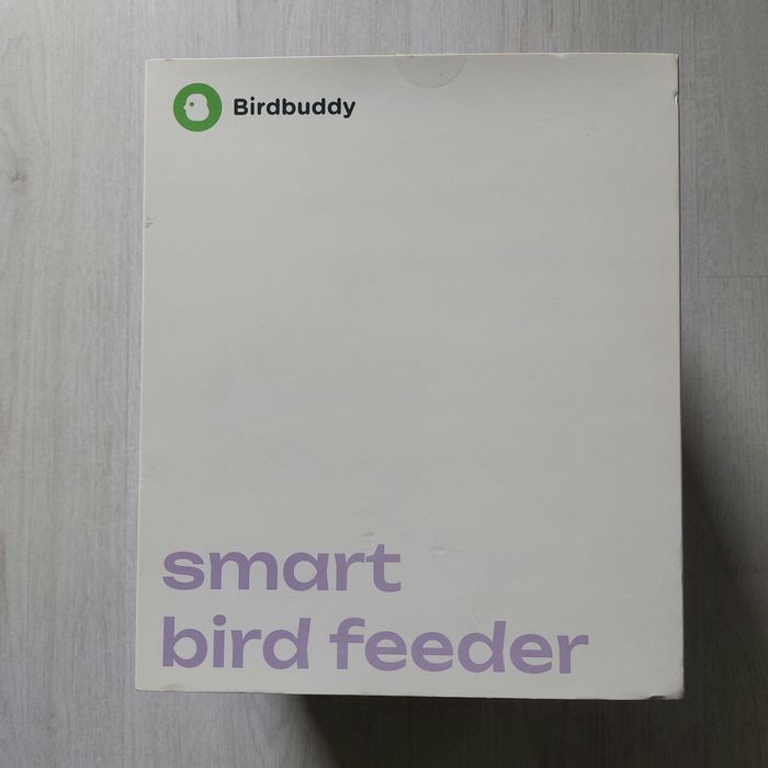 Смарт хранилка за птици Bird Buddy – AI Камера, HD Видео, Автоматично разпознаване (Нова)