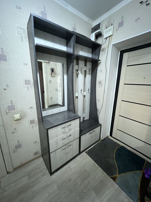 Продам прихожую.