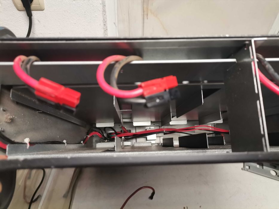 Шкаф за батерии (кутия)  UPS