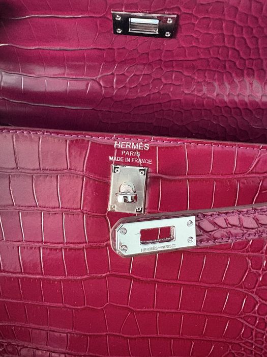 Дамска чанта – HRMS + подарък