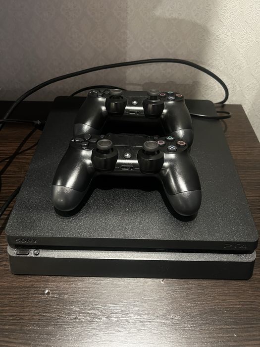 Продам Ps 4 slim 1tb