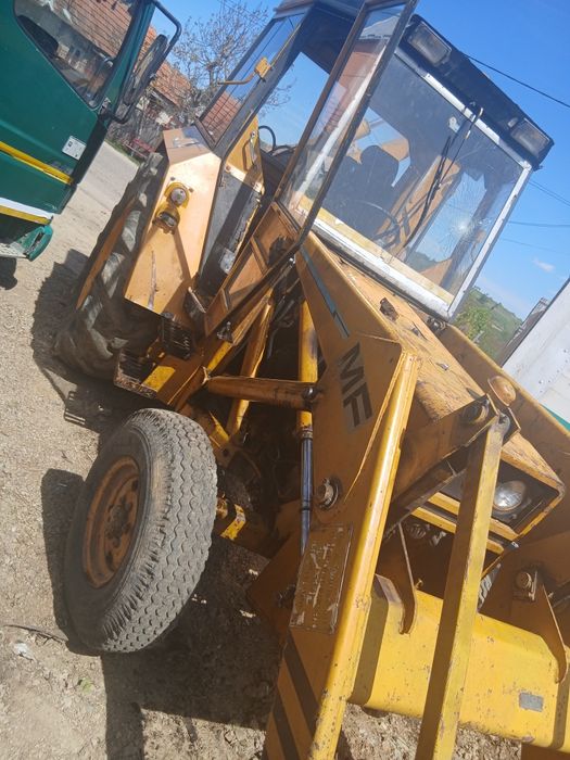 Vând Buldo excavator