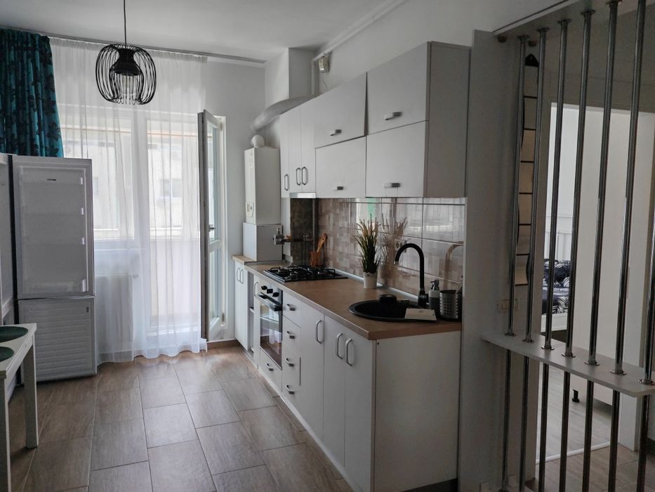 Închiriez studiou 2 camere