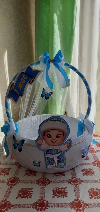 Қолдан жасалған карзиналар