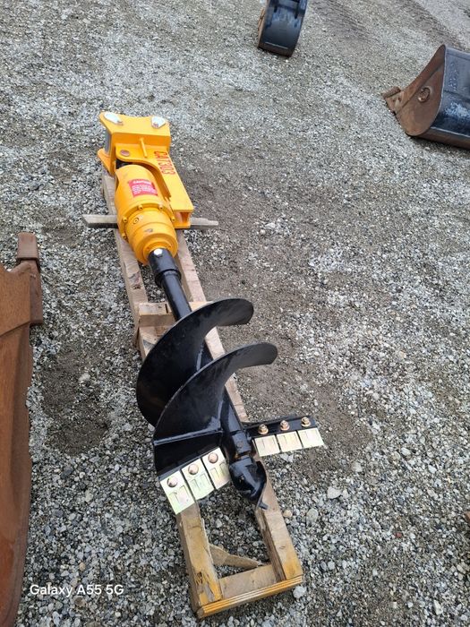 Burghiu pentru excavatoare