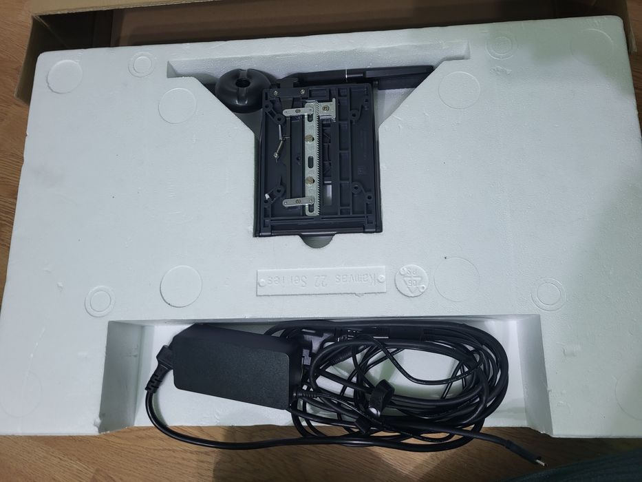 Tableta grafica Huion cu cablu