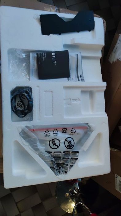 Геймърски монитор BenQ Mobiuz EX2710U 27" UHD HDR AMD FreeSync 144Hz