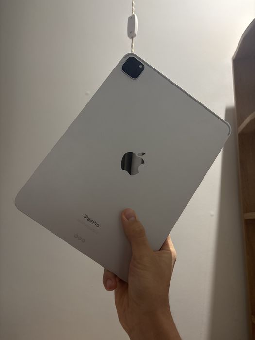 Ipad pro m2 срочно продаю