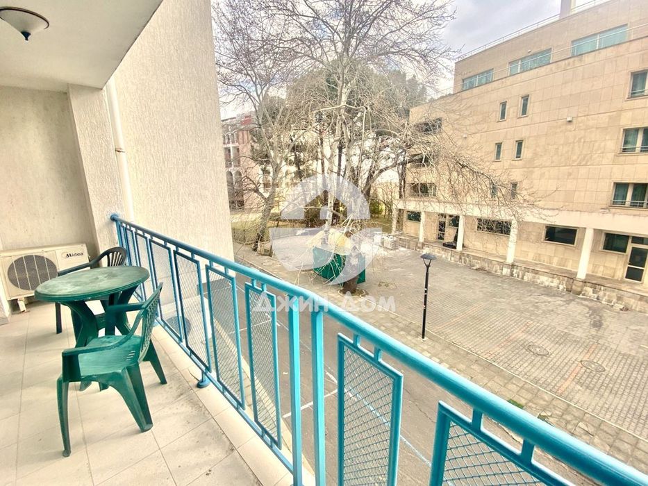 Просторен двустаен апартамент в к-с Колизеум, Слънчев бряг