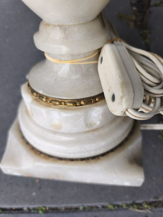 Veioză vintage din alabastru,stil Art Deco tarziu