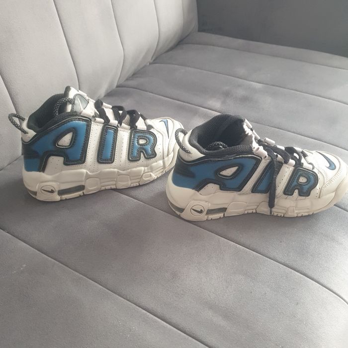 Adidasi NIke marimea 33