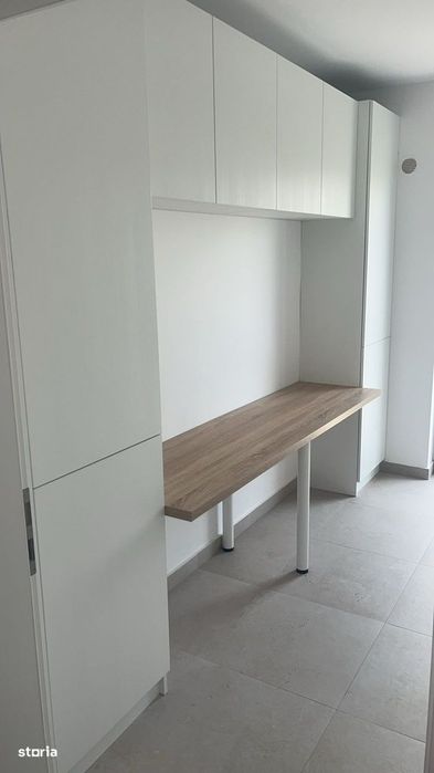 Lumina naturală pe tot parcursul zilei .