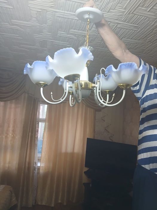 Продам люстру за 5 тысяч