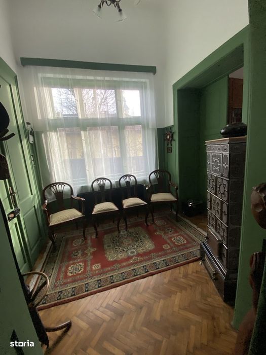 Sediu profesional ultracentral + mansardă | parcare | 218 mp
