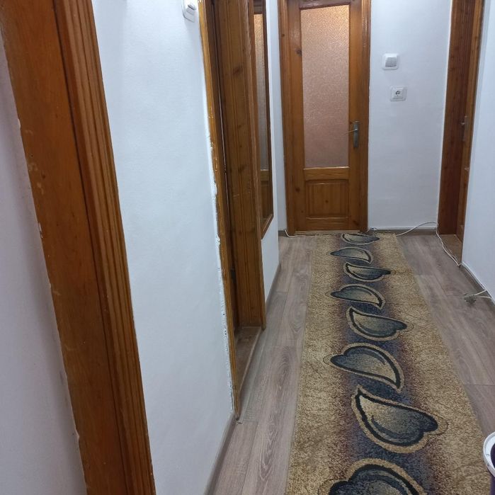 Roman Inchiriez apartament 2 camere,