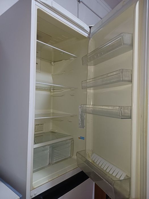 INDESIT - muzlatgich baland