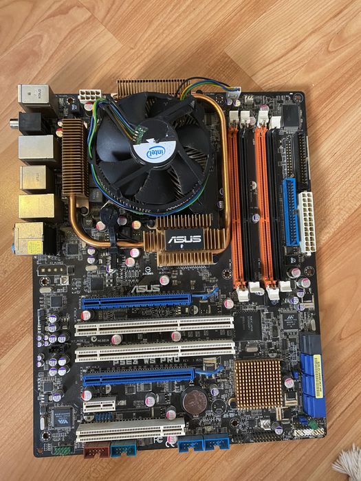 Vând componente calculator