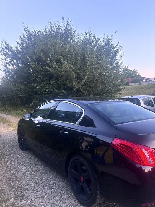 Peugeot 508 GT.