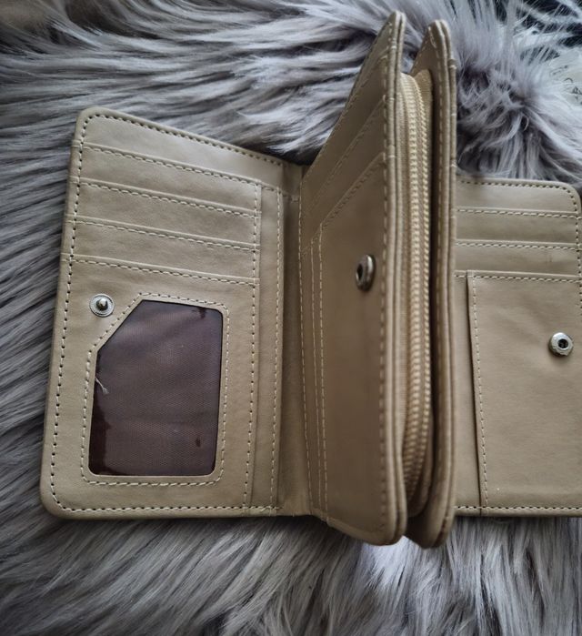 Дамско портмоне /ново/