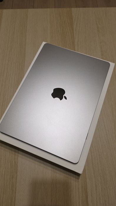 MacBook Air M3 13.6 | 16GB RAM | 256GB ssd | Гаранция