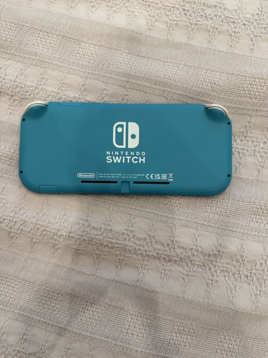 Продам Nintendo Switch в отличном состоянии + игра Minecraft