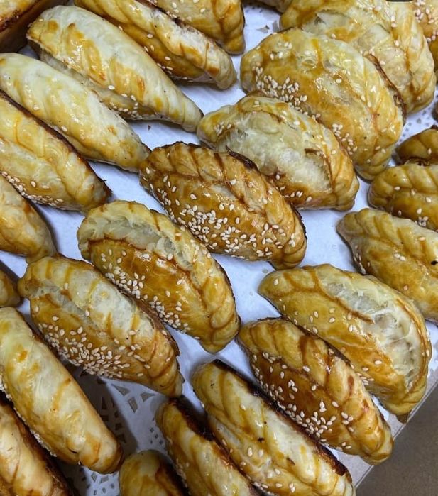бауырсаки плов манты чебуреки пироги салаты