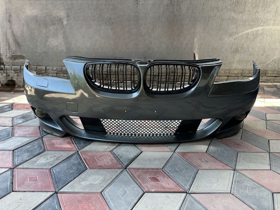 Бампера пороги на BMW e60 перед M-tech