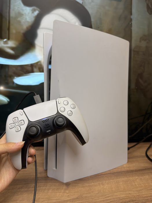 PlayStation 5 + геймпад и игры в подарок