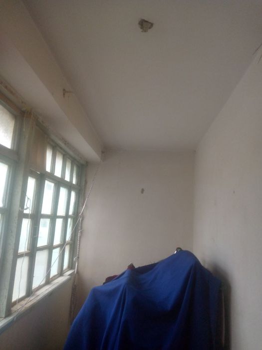 Квартира сотилади. Карши 3 м.р. 3 этаж 1 комнатная.