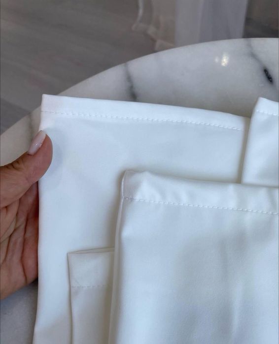 Белая пижама с перьями