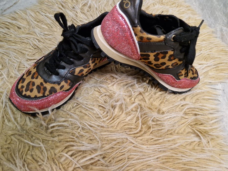 Vând adidasi Liu jo mărimea 35