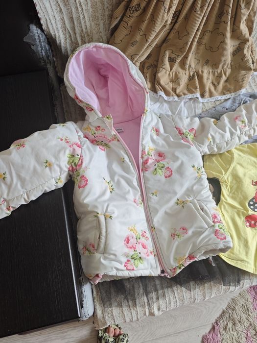 Отдам вещи на девочку 3-5 лет