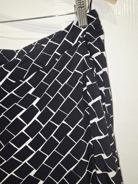 Брюки женские чёрно-белые, размер L