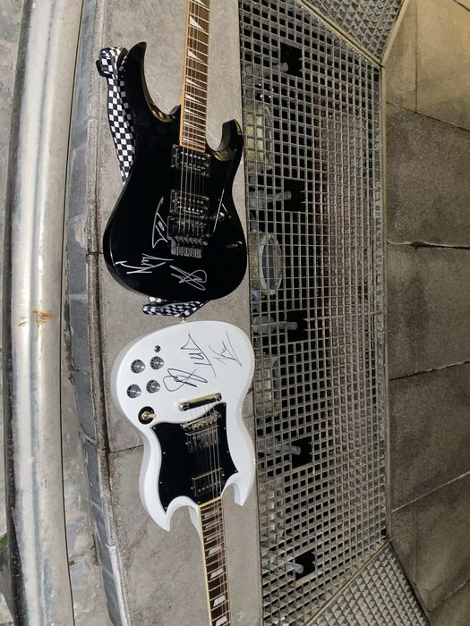 CORT X CUSTOM с автографами группы КИНО