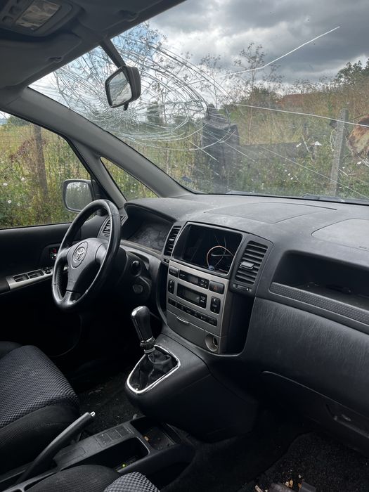 Toyota Corolla verso 2.0 d4d 90 к.с