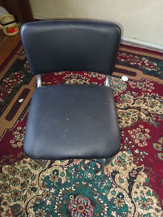 Offisni parta stol va stular